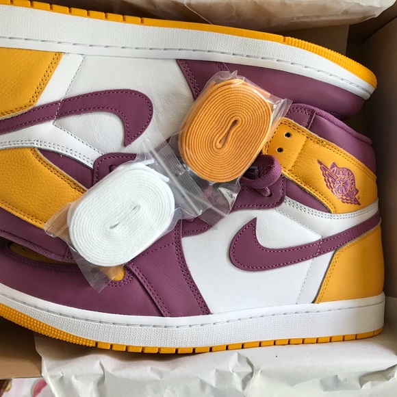 New🔥Jordan 1 Retro High OG BROTHERHOOD. Size 13 mens - Picture 12 of 12